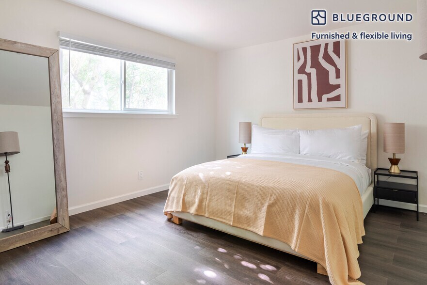 Building Photo - 1941 California St