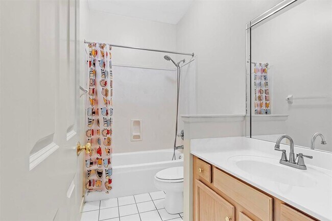 Building Photo - 7520 Crystal Lake Dr