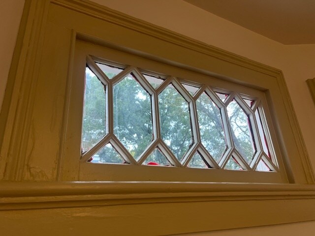 Building Photo - 325 S 6th St