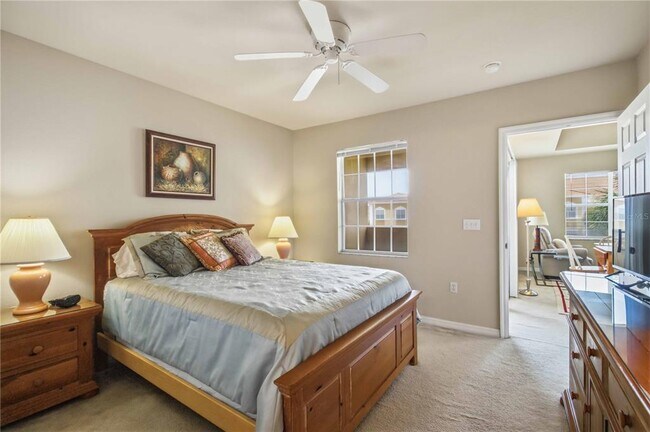 Building Photo - 1000 Villagio Cir