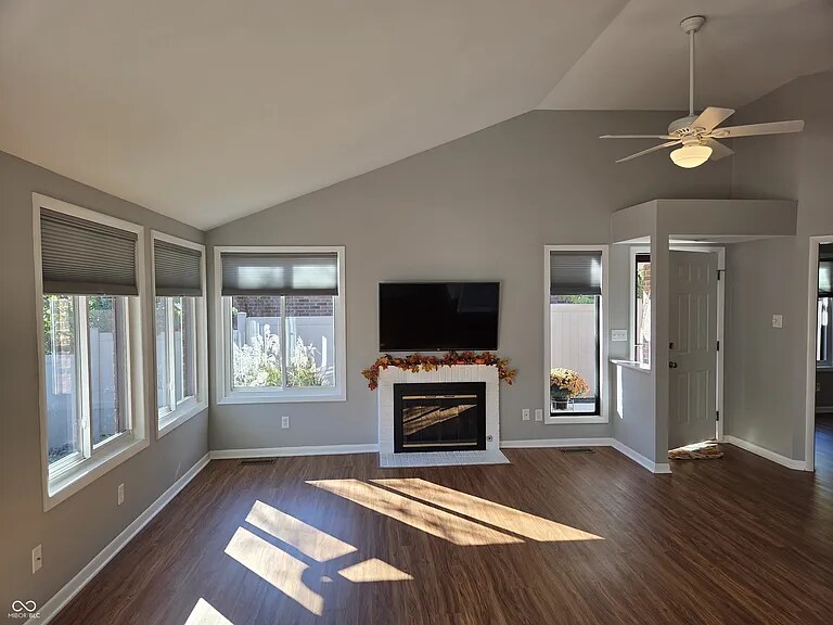 Building Photo - 943 Mockernut Ct