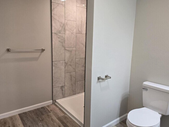 Building Photo - 4111 W 57th St