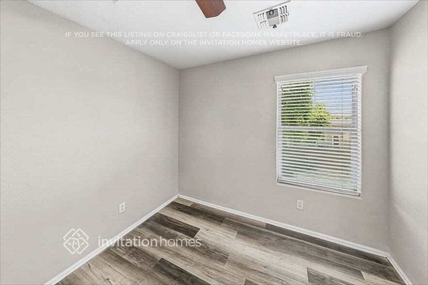Building Photo - 2173 S 160th Ln