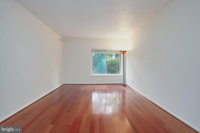Building Photo - 5802 Nicholson Ln