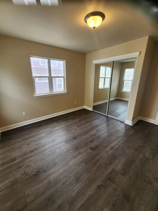 Building Photo - 521 Adina Way