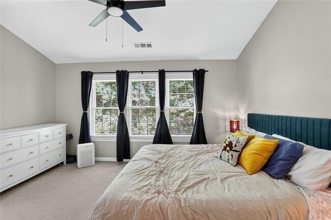 Building Photo - 2331 Towneheights Terrace SE