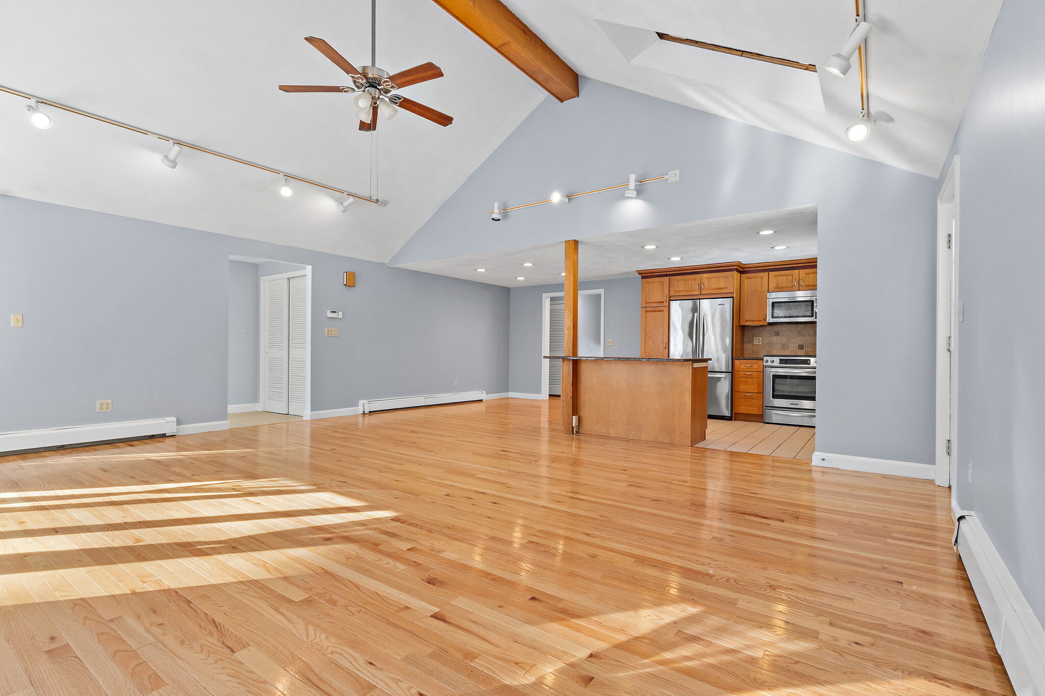 Building Photo - 77 Colonial Rd