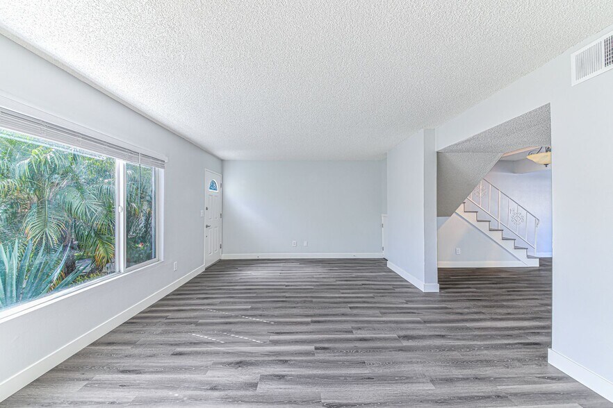 Building Photo - 1600 Mabury St