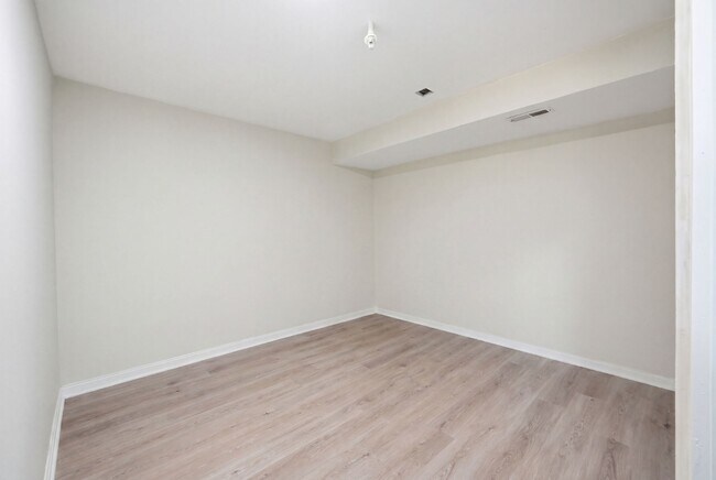 Building Photo - 3803 Allison St