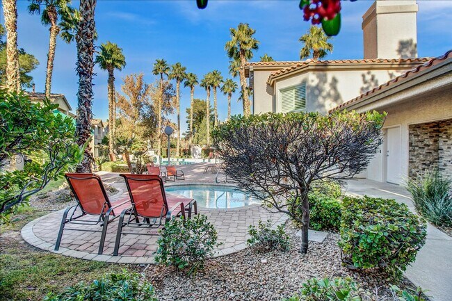 Building Photo - Pacific Legends 2 Bed Condo Near Pool