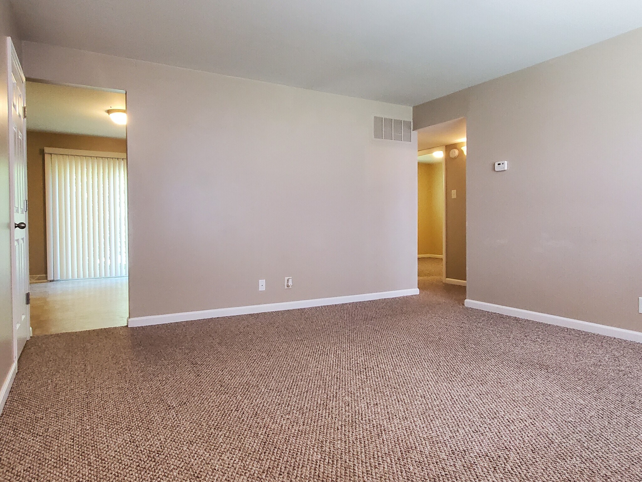 Building Photo - 5526 Humbert Rd