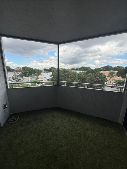 Building Photo - 8215 SW 152nd Ave