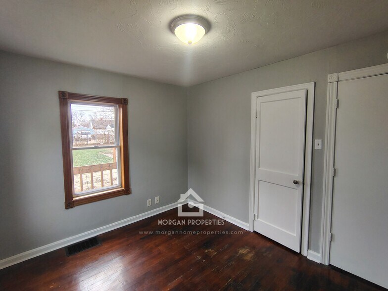 Building Photo - 2016 Poplar St