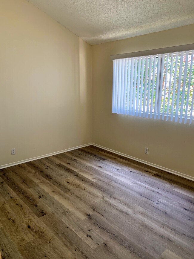 Building Photo - 1101 E South St