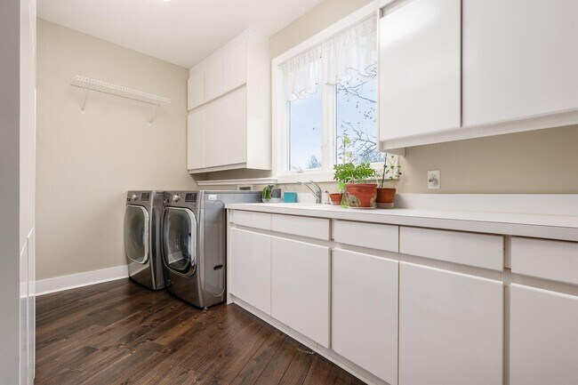 Building Photo - 4602 Sandwich Ct