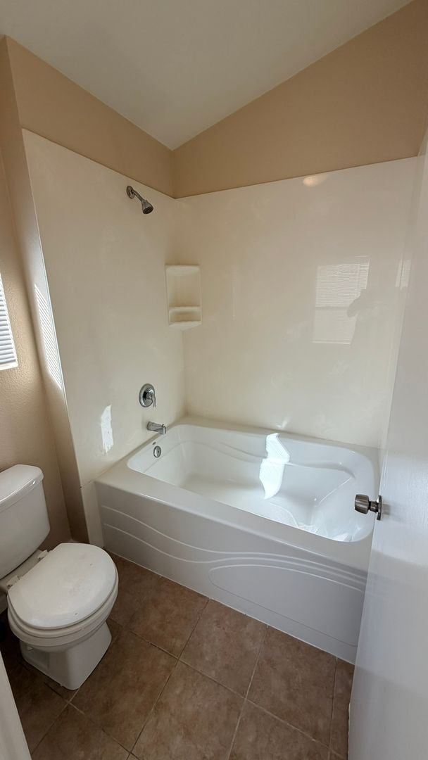 Building Photo - Oakley beautiful 3 bedroom 2 bath w/vaulted ceilings & much more