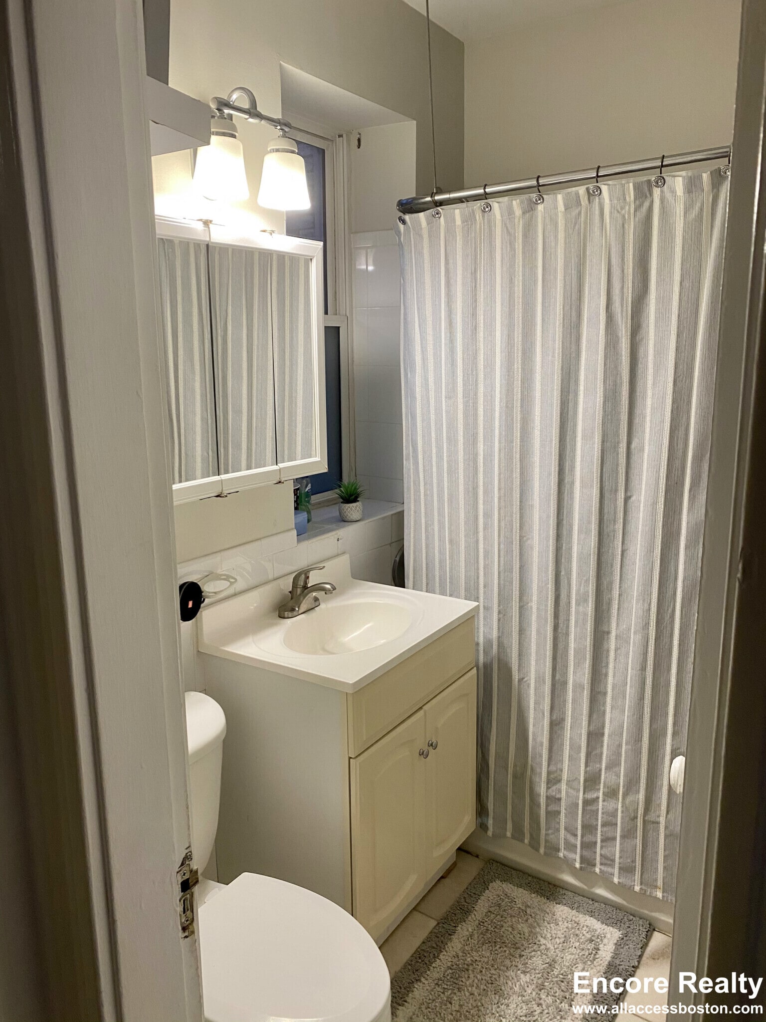 Building Photo - 110 Brainerd Rd