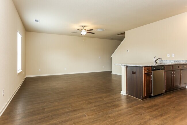 Building Photo - 3343 Clawing Hawk Way