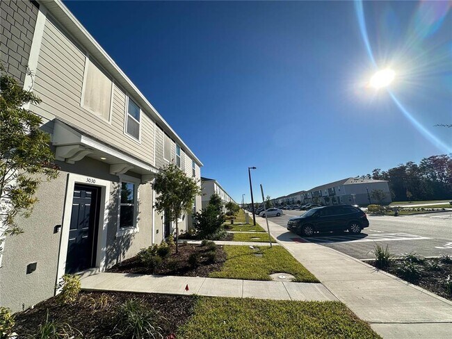 Building Photo - 3030 Skyline Lp