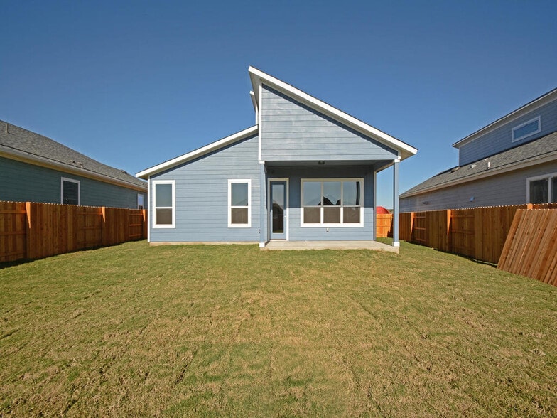 House from the backyard - 6808 Cardinal Bloom Loop