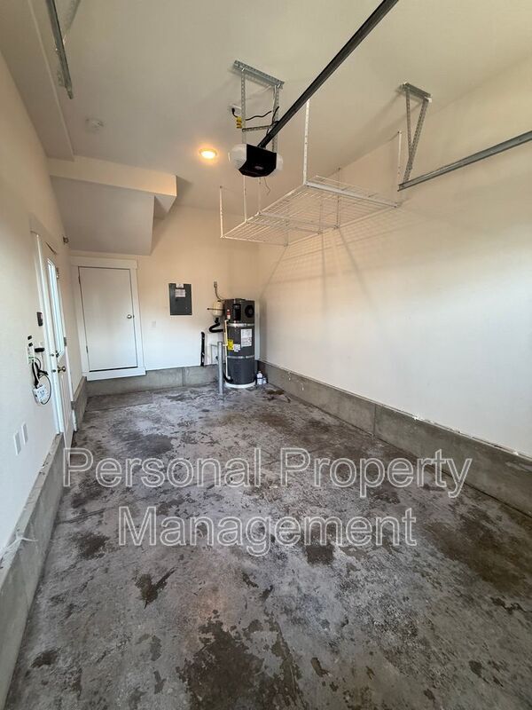 Building Photo - 1530 NW 29th Pl