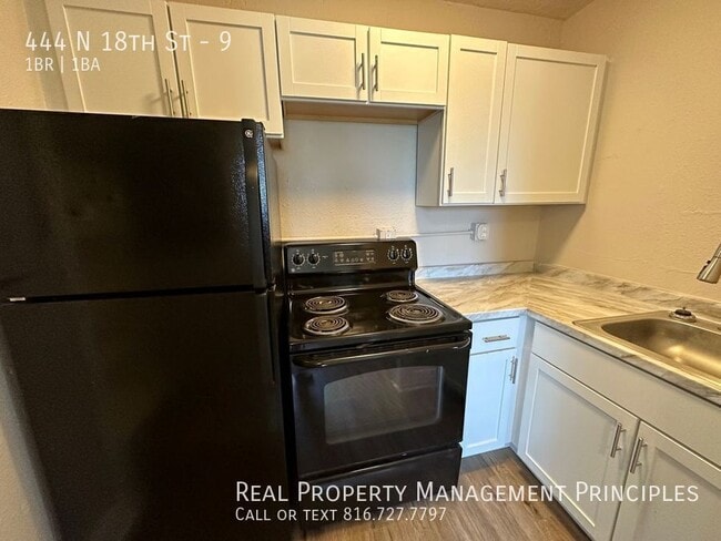 Building Photo - 444 N 18th St