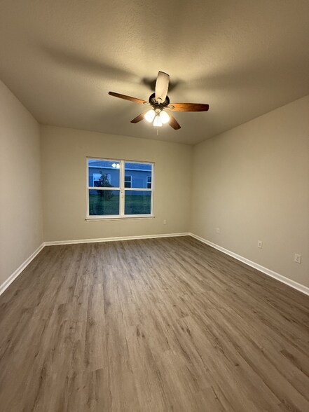 Building Photo - 334 Winter Bliss Ln