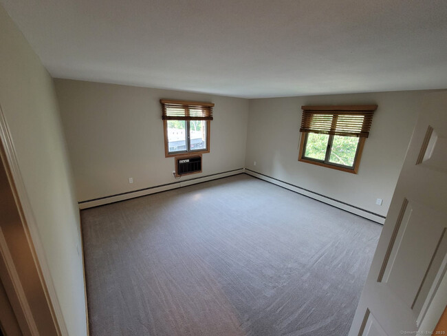 Building Photo - 60 Rambling Brook Ln