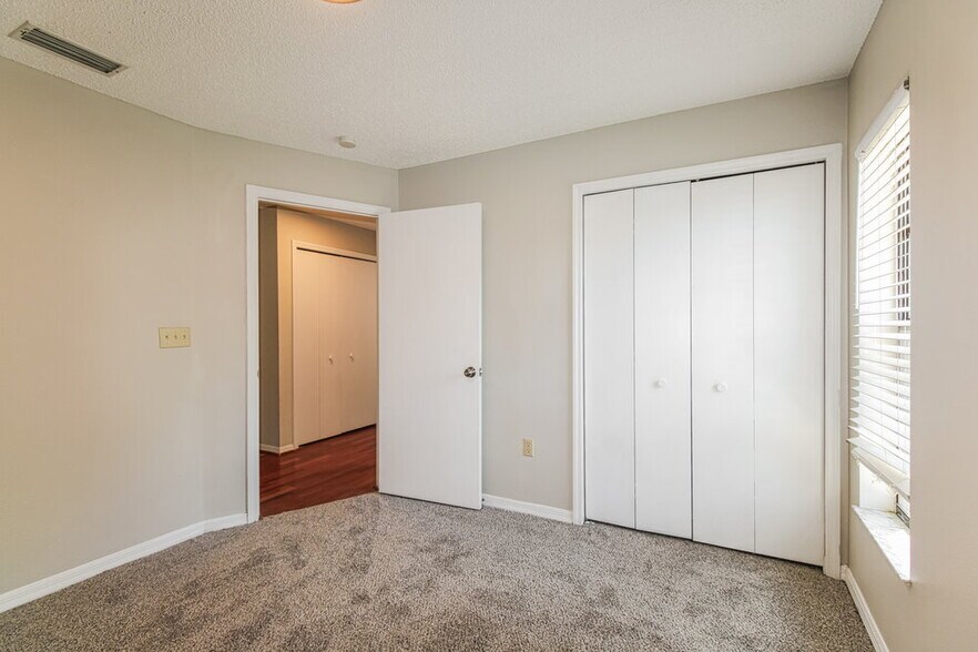 Building Photo - 11479 Cavern Rd