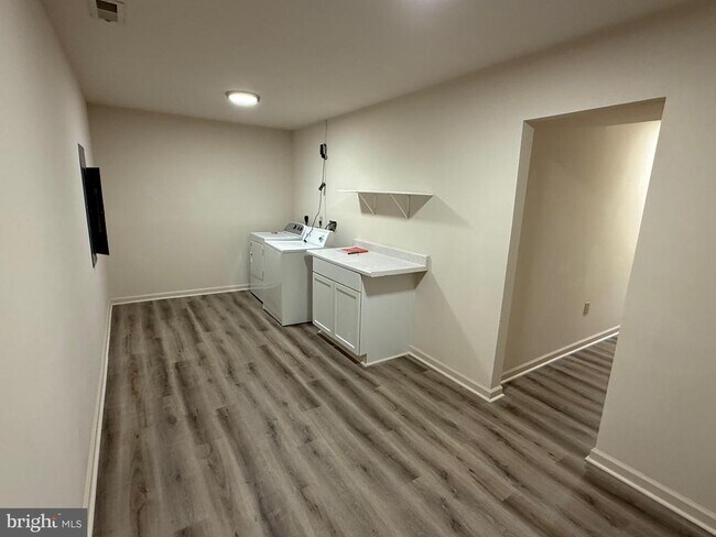 Building Photo - 104 Belladonna Ln