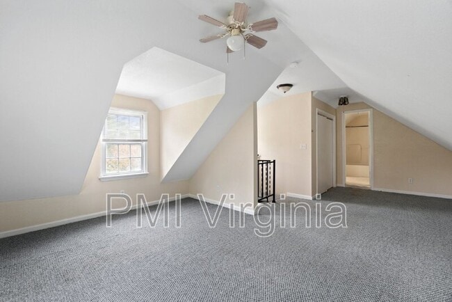 Building Photo - 141 Howe St