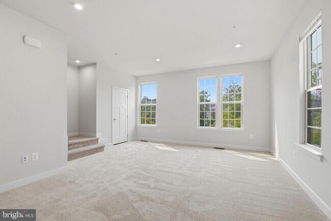 Building Photo - 9623 Tall Oaks Rd