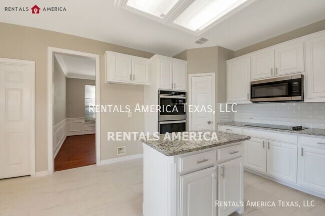 Building Photo - Villas at Suncreek, Allen! Beautiful 5 Bed...