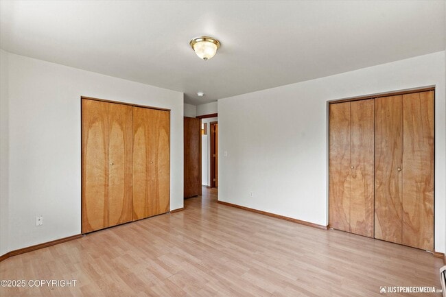 Building Photo - 437 E 14th Ave