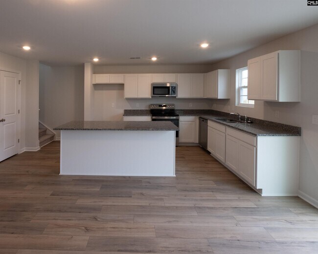 Building Photo - 1062 Begonia Dr