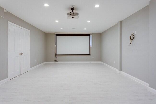 Building Photo - 4611 Charleston Terrace NW