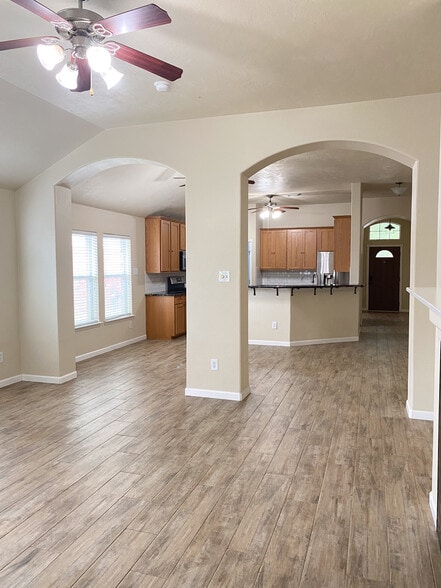 Building Photo - 17802 Oakridge Canyon Ln