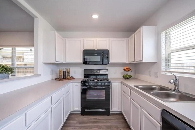Building Photo - 26615 Lantana Cyn Dr