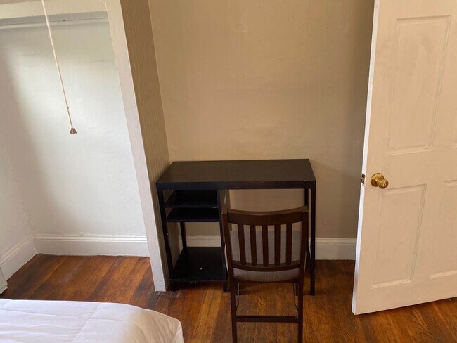 Building Photo - 359 Windsor St