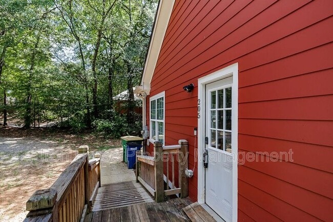 Building Photo - 205 Third Street