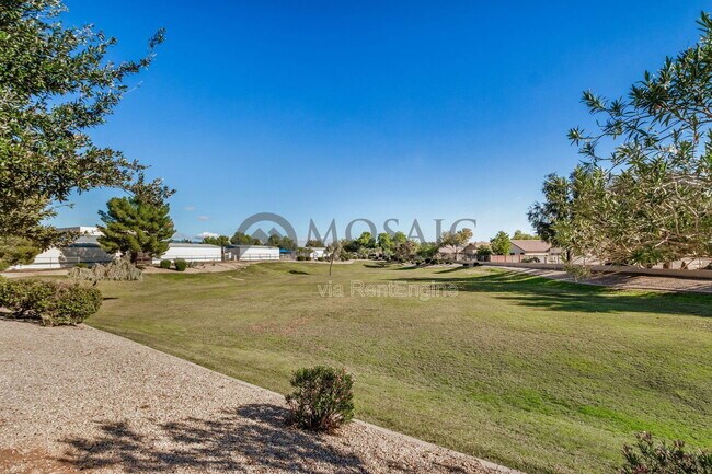 Building Photo - 9233 E Neville Ave