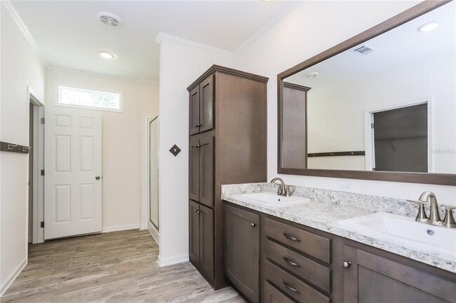 Building Photo - 1900 21st St S