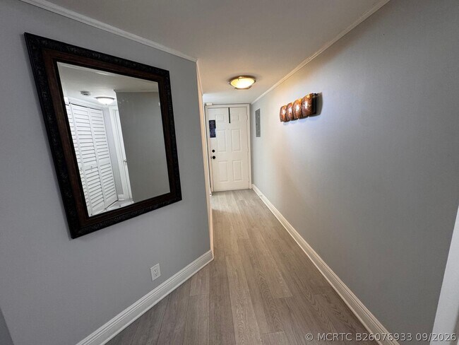 Building Photo - 115 Lake Emerald Dr