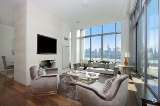 Building Photo - 2 bedroom in LONG ISLAND CITY NY 11109