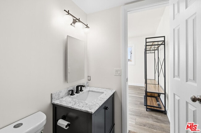 Building Photo - 14808 S Condon Ave