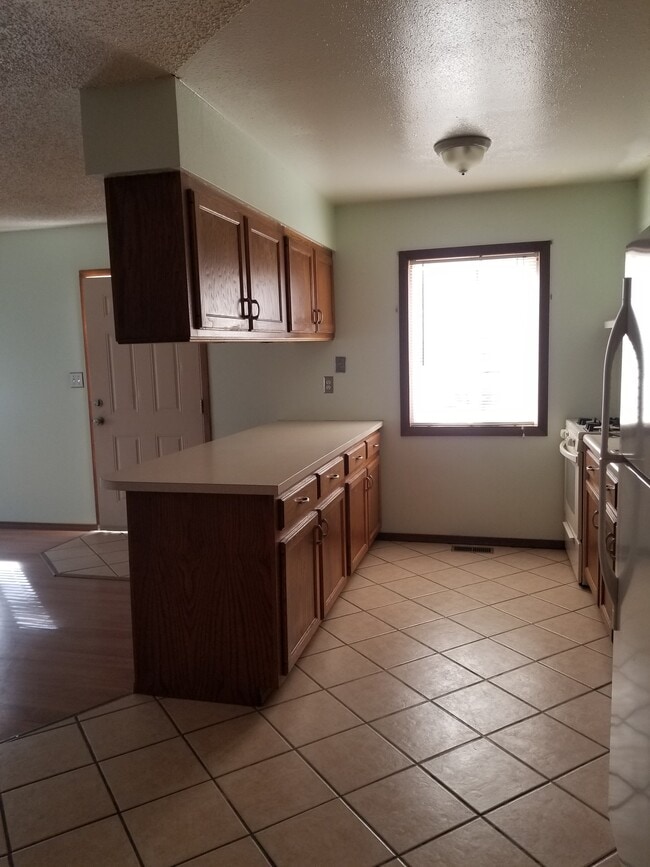 Building Photo - 6862 Femmer St