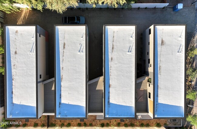 Building Photo - 1740 E Ocotillo Rd