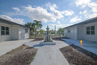 Building Photo - 1322 Miramar St