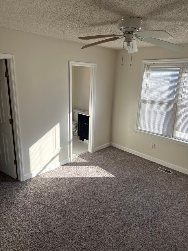 Building Photo - 1302 Farrington Way