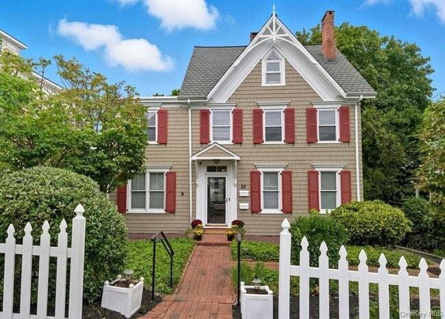 Primary Photo - 22 School St